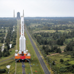 （科技）（5）长征五号遥五运载火箭垂直转运至发射区 计划11月下旬择机发射嫦娥五号探测器